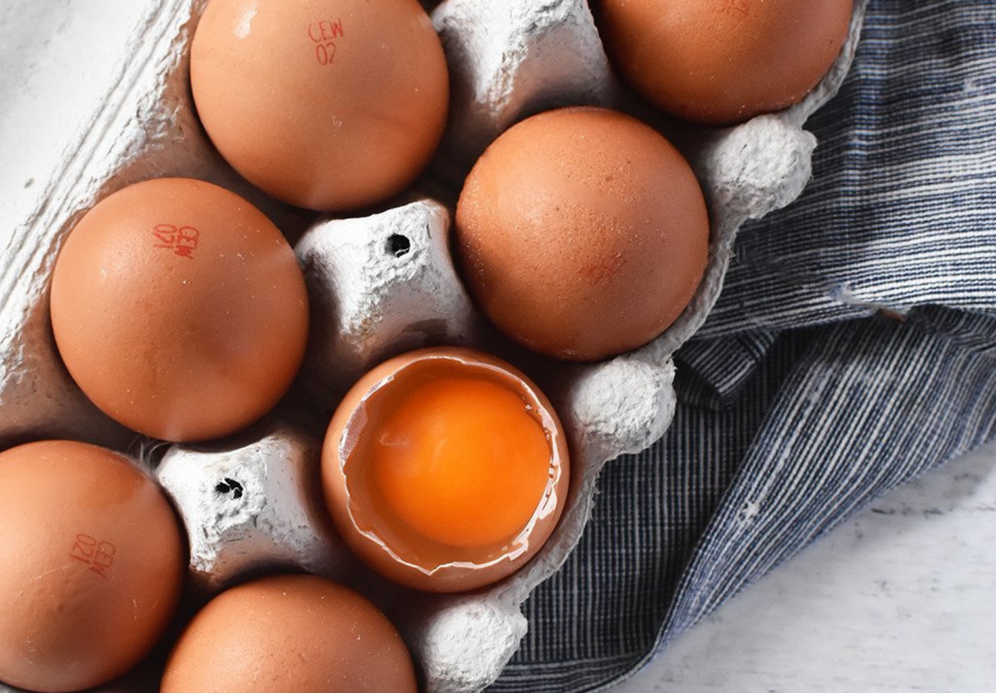A tray of Organic Free range eggs | Trusted supplier - Sasha's Fine Foods Online Grocery in Singapore