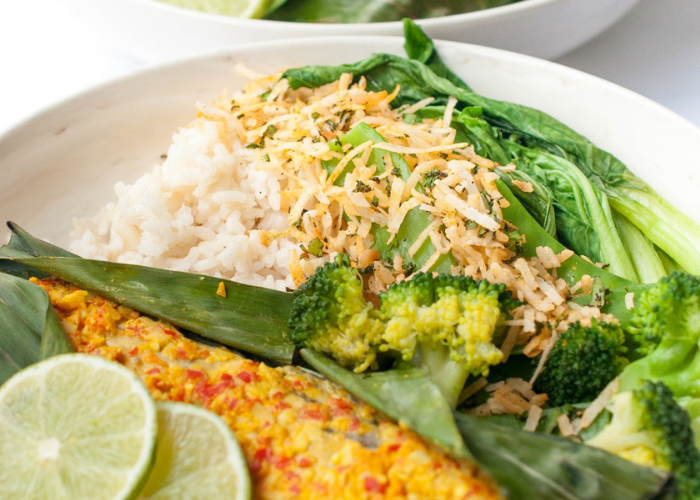 Terri-Anne's Turmeric Lemongrass Barramundi with Coconut Rice 