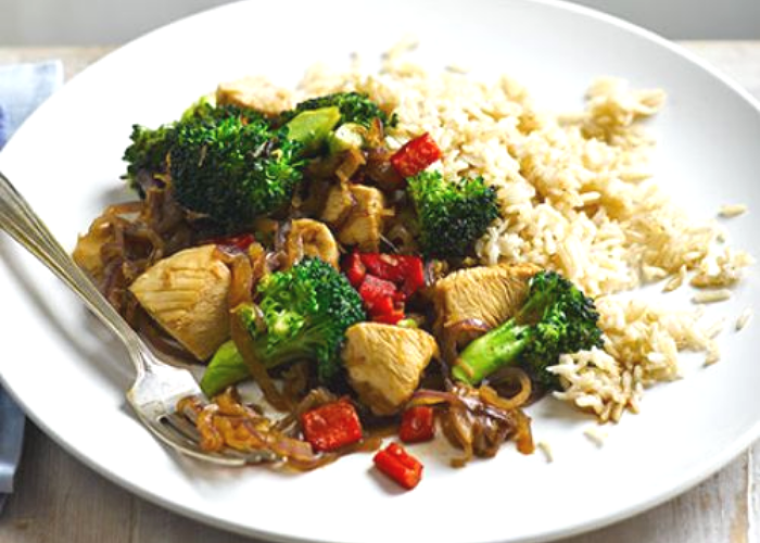 Stir-Fry Chicken with Broccoli and Brown Rice