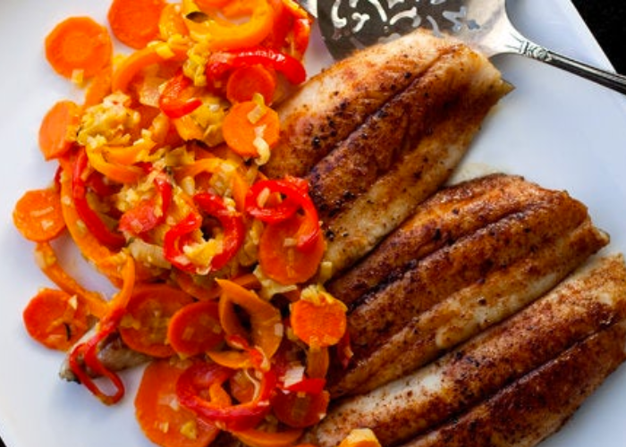 Pan-Seared Mackerel With Sweet Peppers and Thyme