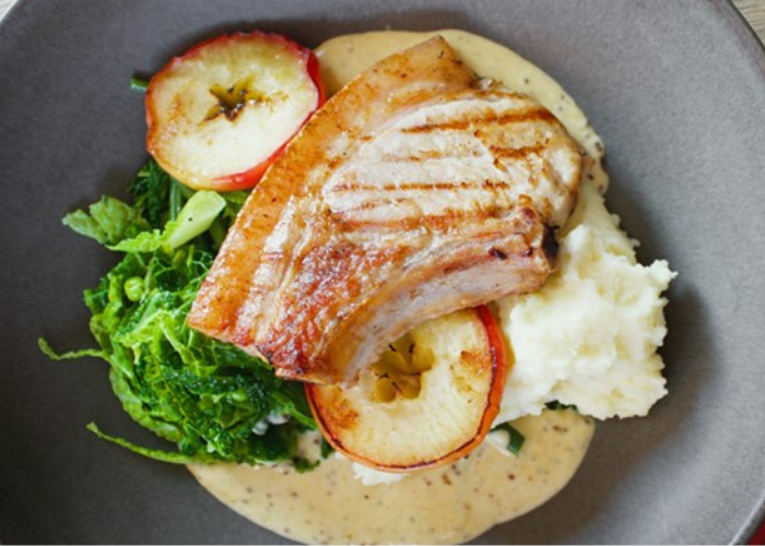 Pork Chops with Apple and Creamy Mashed Potato