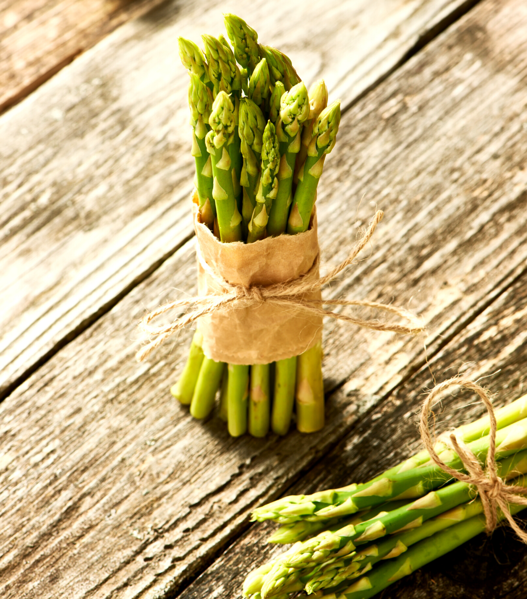 Fresh and green asparagus available at Sasha trusted online grocery store in Singapore