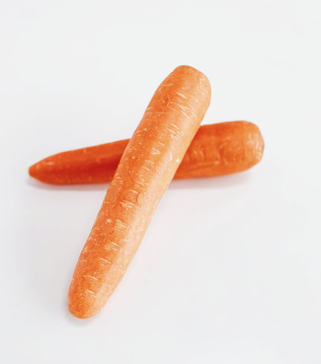 2 Sweet Juicy Fresh Carrots